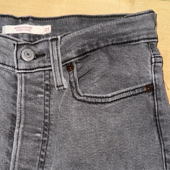 Levi's Men's Straight Fit Jeans in Charcoal - Picture 3 of 7